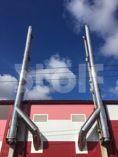 Две дымовых фасадных трубы с теплоизоляцией и зеркальным покрытием, 10 метров, Ду 400 мм